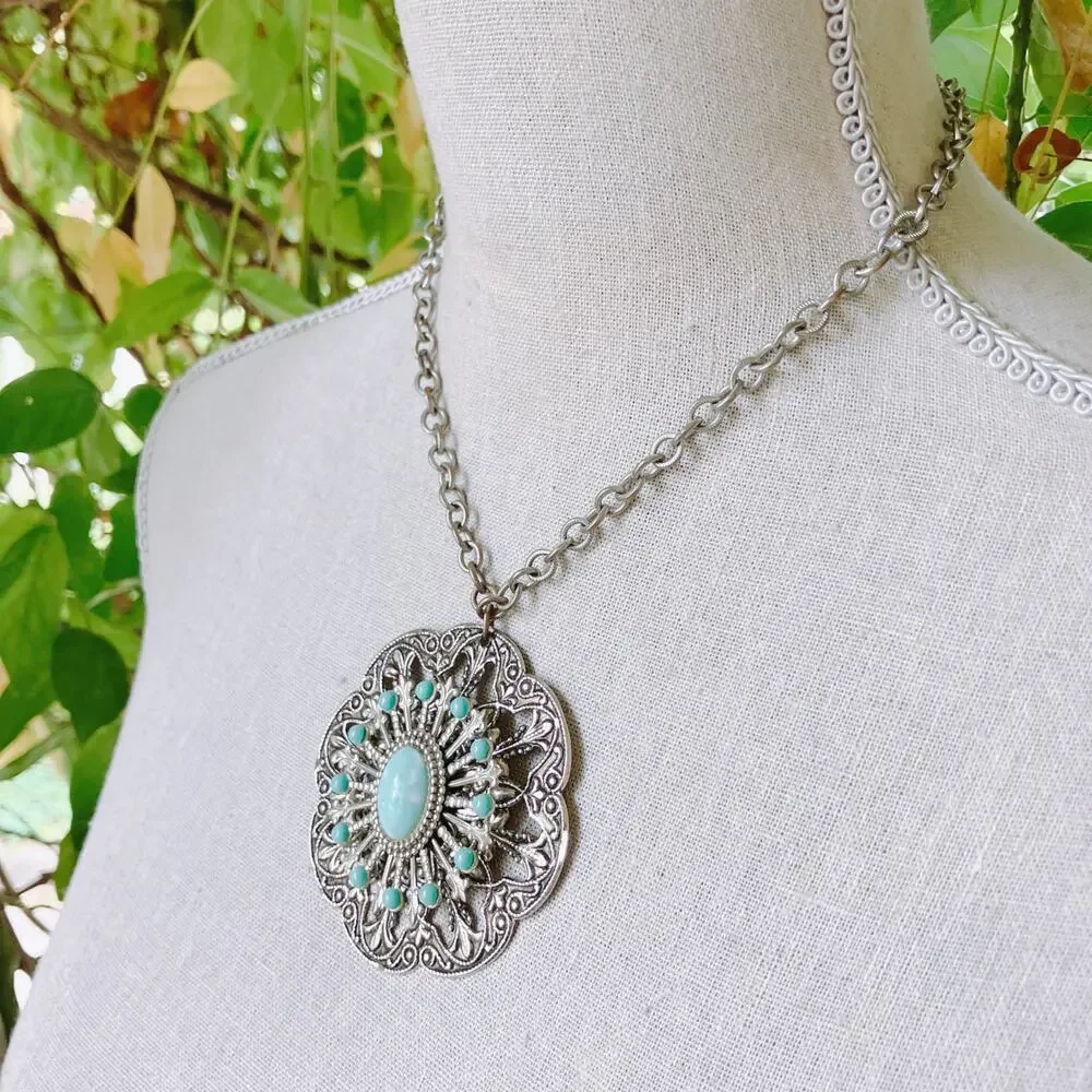 VTG Medallion Pendant Necklace Turquoise Style Cab Boho Southwestern Silver Tone